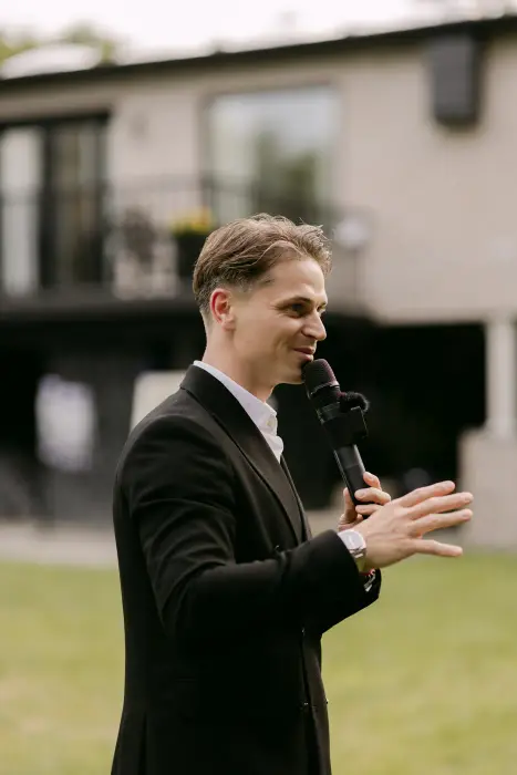 Vladyslav with the microphone