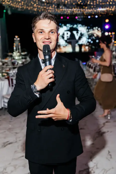Microphone in hand